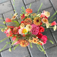 Load image into Gallery viewer, Little Flower Pot