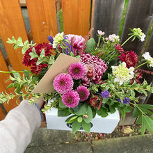 Load image into Gallery viewer, Purple mums floral arrangement