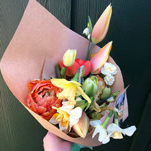 Load image into Gallery viewer, Seasonal Bouquet Subscription (Available again in the Spring)