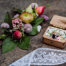 Load image into Gallery viewer, Corsage