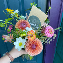 Load image into Gallery viewer, Mason Jar Arrangement