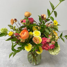 Load image into Gallery viewer, ranunculus and snapdragon flower arrangement for delivery in Bellingham, WA