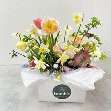 Load image into Gallery viewer, Spring floral arrangement for Bellingham, WA flower delivery
