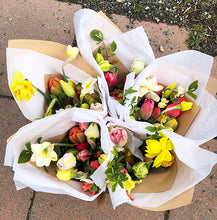 Load image into Gallery viewer, Seasonal Bouquet Subscription (Available again in the Spring)