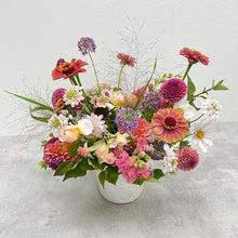 Load image into Gallery viewer, Fresh flower arrangement made and delivered in Ferndale, WA